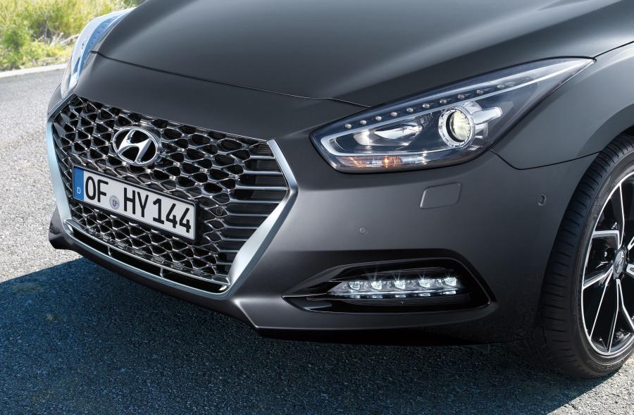 Детали экстерьера Hyundai i40 Wagon 2018 года  (WW) (фото 10 из 16)